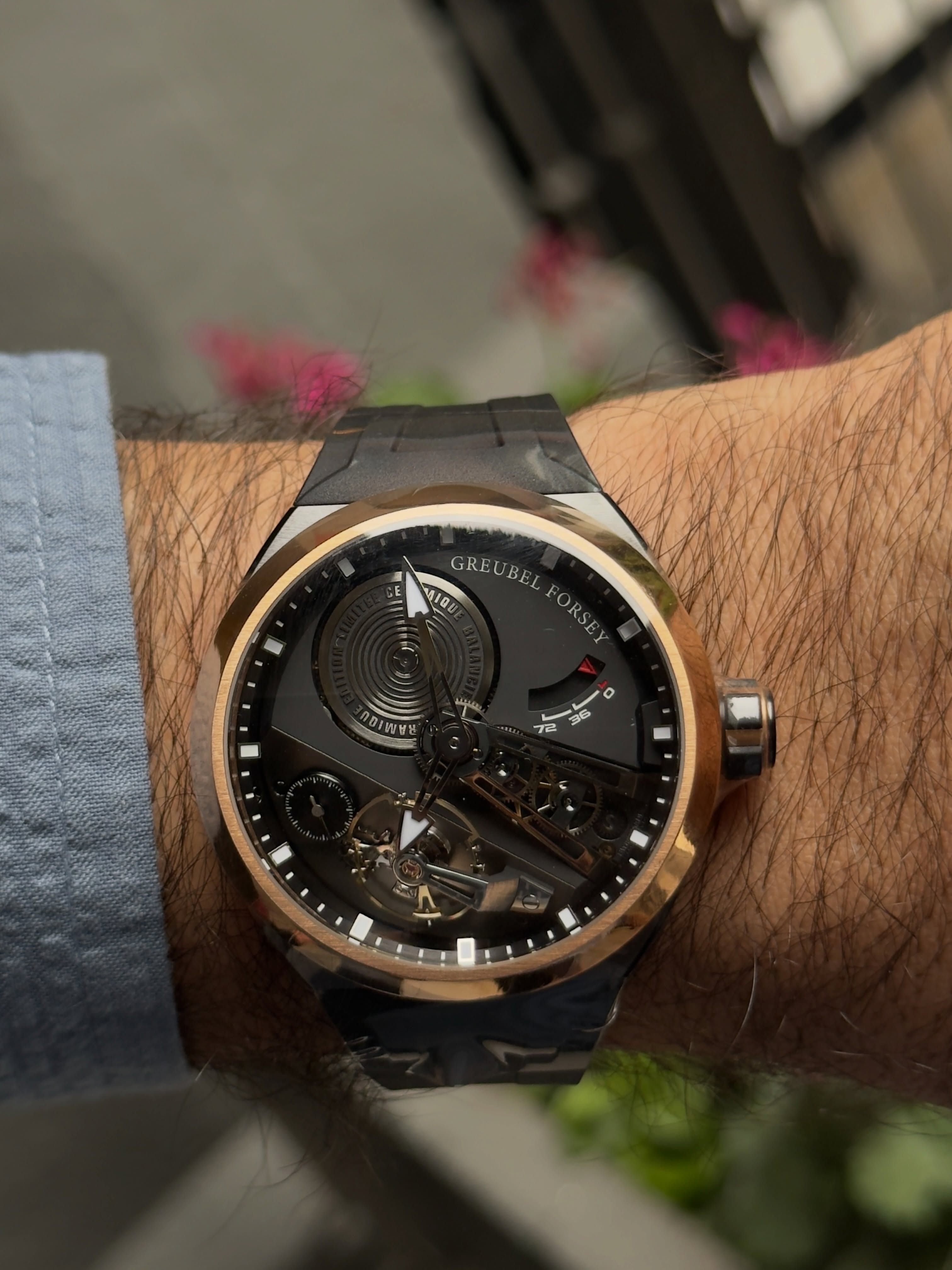 @greubel.forsey se hizo presente en #SIARSummer con el Balancier Convex S² de 41.5 mm (el diámetro más pequeño que han diseñado hasta ahora) en una combinación de oro rojo y cerámica. 

#GreubelForsey @siarmx #TiempoDeRelojes