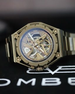 En @siarmx Summer pudimos ver el nuevo Edge Tech de @bombergofficial, una pieza que lleva el ADN de la marca hacia una propuesta más técnica y contemporánea.
#TiempoDeRelojes #Bomberg #EdgeTech #SIARSummer2026