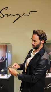 ¿Qué hace especial a @singerreimagined?
Ramón González, de @raconligroup, nos comparte la visión detrás de una de las marcas más innovadoras que participaron en @siarmx Summer.
#TiempoDeRelojes #SingerReimagined #SIARSummer