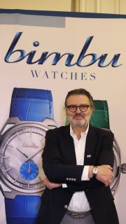 En @siarmx Summer conversamos con Aldo Magada, CEO y cofundador de @bimbu_watches, para conocer más sobre esta firma independiente que está dando de qué hablar.
#TiempoDeRelojes #Bimbu #SIARSummer