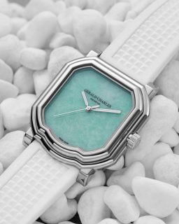 @geraldcharles_official presenta el nuevo Maestro 2.0 Ultra-Thin Asia Edition, una edición limitada de solo 80 piezas que rinde homenaje a Asia a través de uno de sus materiales más emblemáticos: el jade.
#TiempoDeRelojes #GeraldCharles #Maestro20
