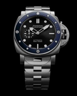 El nuevo Submersible PAM01756 de @panerai es el primer modelo de 44 mm de la colección equipado con un brazalete metálico, reforzando su espíritu de herramienta para el buceo. Además, prescinde de la ventana de fecha para ofrecer una lectura más limpia y funcional, manteniéndose fiel a la filosofía de los históricos instrumentos de inmersión de la manufactura.
#TiempoDeRelojes #Panerai #Submersible
