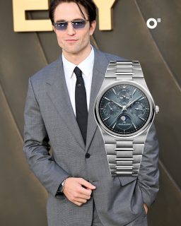 #WatchSpotting | El actor Robert Pattinson llevó un Master Control Chronometre Perpetual Calendar de @jaegerlecoultre en acero a la premiere mundial de The Odyssey, la nueva película de Christopher Nolan. En la cinta, Pattinson interpreta al antagonista Antínoo.
#RobertPattinson #JaegerLeCoultre