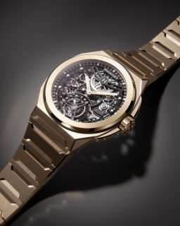 Oro rosa, titanio y un tourbillon volante en menos de 9 mm de grosor. @bianchet_watches amplía su colección Rotondo UltraFino con una nueva versión en oro rosa, dentro de la cual late el calibre automático UR01, un tourbillon volante desarrollado en titanio con solo 3.85 mm de espesor y resistencia a impactos de hasta 5,000 G. 

#TiempoDeRelojes #Bianchet #Tourbillon