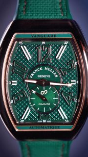 @franckmuller_geneve | @rallymayamexico 

Un homenaje a la historia, la precisión y el espíritu del rally de autos clásicos más emblemático de México.

El Franck Muller Vanguard Slim Rally Maya 2026 luce una distintiva carátula verde inspirada en la legendaria parrilla de Bentley, evocando la elegancia de una época dorada del automovilismo. Su refinada caja Vanguard Slim aporta una silueta contemporánea que realza el diseño de esta pieza excepcional.

Limitado a solo 25 piezas, estará disponible exclusivamente para el mercado mexicano.

#TiempoDeRelojes #FranckMuller #RallyMaya