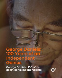 A 100 años del nacimiento de George Daniels, recordamos la visión, el carácter y la filosofía de uno de los grandes maestros de la relojería moderna.
En 2009, Tiempo de Relojes tuvo la oportunidad de visitarlo en la Isla de Man y conversar con él sobre Breguet, la relojería hecha a mano, su independencia y el escape Co-Axial.
Lee la entrevista completa en el link de nuestra bio.
#GeorgeDaniels #TiempoDeRelojes