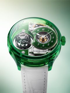 Estos son los nuevos The Magician Atrivm Green y Red de @henrigrandjeanofficial, presentados para Geneva Watch Days 2026.
Por primera vez en la colección Atrivm, el esmalte Grand Feu convive con una arquitectura de zafiro y un movimiento de manufactura suizo terminado a mano, dejando además a la vista su característico tourbillon misterioso de tres ejes.
#TiempoDeRelojes #HenriGrandjean #TheMagicianAtrivm