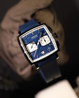 @unionglashuette desembarca en México a mediados de octubre. Tuvimos la oportunidad de conocer de cerca algunas de las novedades de la firma, lo último de sus icónicos cronógrafos de la línea Belisar y Averin, o el 1893 Johannes Dürrstein Edition “Doble Fase Lunar”.
#TiempoDeRelojes #UnionGlashutte