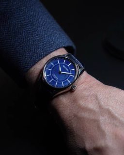 Celebramos con @seikowatchofficial sus 145 años de historia y una relación cada vez más cercana con México.
Para conmemorar este aniversario, la firma presentó tres series de edición limitada inspiradas en colores ligados a distintos momentos de su historia: dorado, como símbolo de éxito y prosperidad; azul, a partir del “Seiko Blue” introducido en los años 60 y convertido en parte de su identidad; y púrpura, inspirado en Edo, el antiguo nombre de Tokio, como vínculo entre la tradición japonesa y la ciudad contemporánea.
Las colecciones reúnen propuestas de King Seiko, Prospex, Astron, Presage y Seiko 5 Sports, entre otras.
#TiempoDeRelojes #Seiko