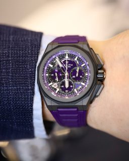En el booth de @zenithwatches en el @siarmx pudimos ver de cerca el DEFY Extreme Ultraviolet, el nuevo Chronomaster Solo Sport, el Chronomaster Revival A384 Tropical y el Chronomaster Sport Skeleton con bisel de cerámica verde, entre otras piezas de la manufactura suiza.
#TiempoDeRelojes #Zenith #SIAR