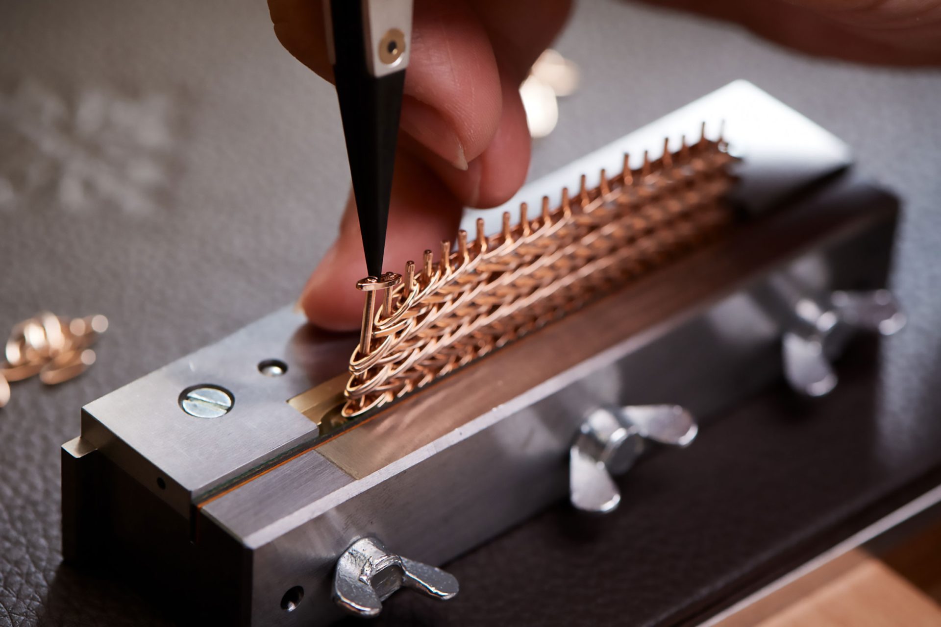 Fabricación de brazalete de Patek Philippe. 