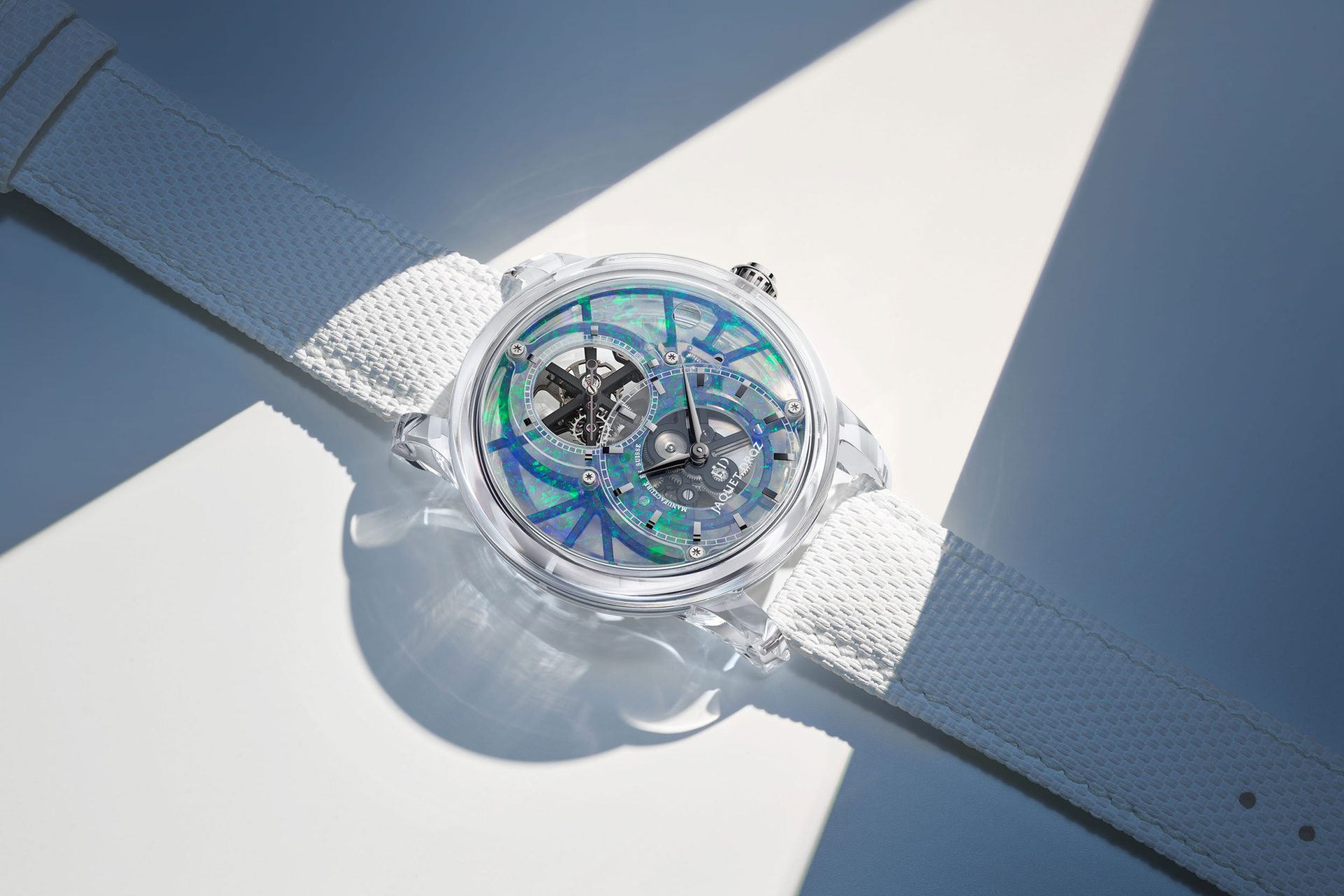 Jaquet Droz TOURBILLON-SKELET-SAPPHIRE---OPALE---AMBIANCE-01-LANDSCAPE