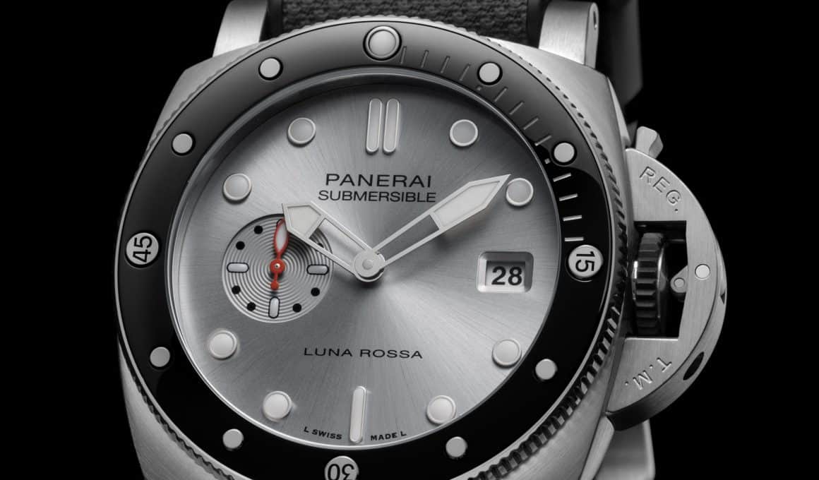 PANERAI Submersible QuarantaQuattro Luna Rossa PAM01681 1
