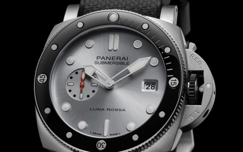 PANERAI Submersible QuarantaQuattro Luna Rossa PAM01681 1