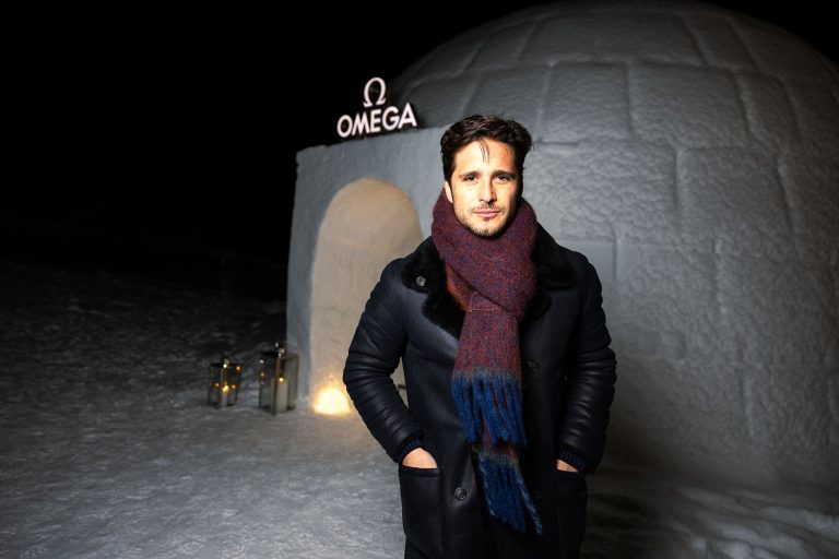 OMEGA_Celebrity-Bob-Run_Diego-Boneta_02