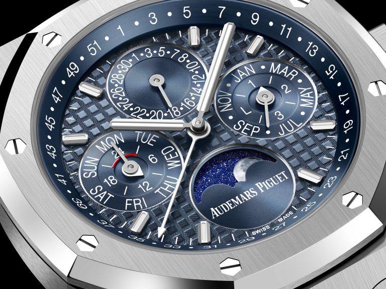 Royal Oak Selfwinding Perpetual Calendar blue closeup 1 2025