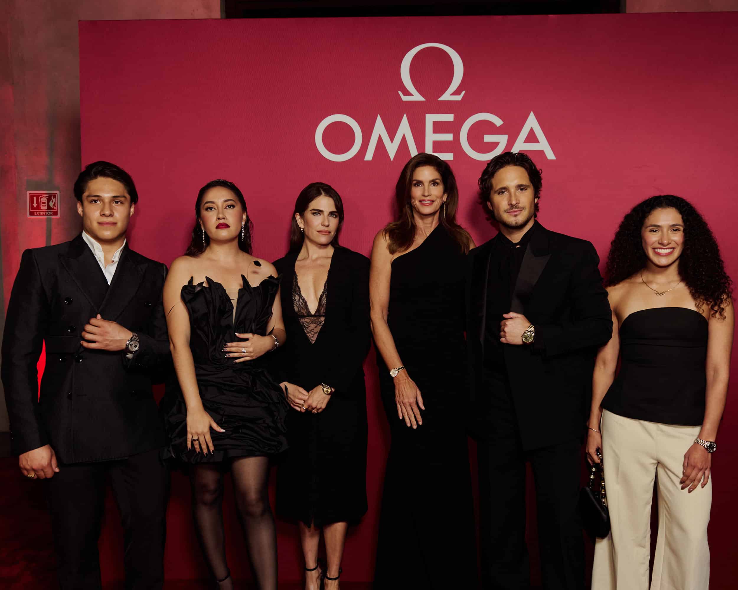 Cindy Crawford con los amigos de Omega en México